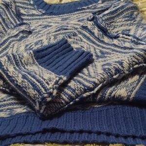 American Eagle Outfitters Blue and Cream Crewneck Sweater